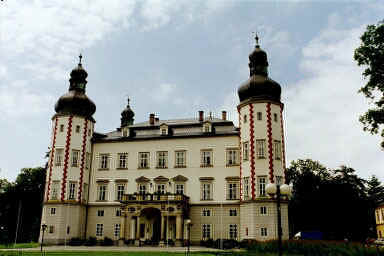 Das Schlo� von Hohenelbe im Centrum